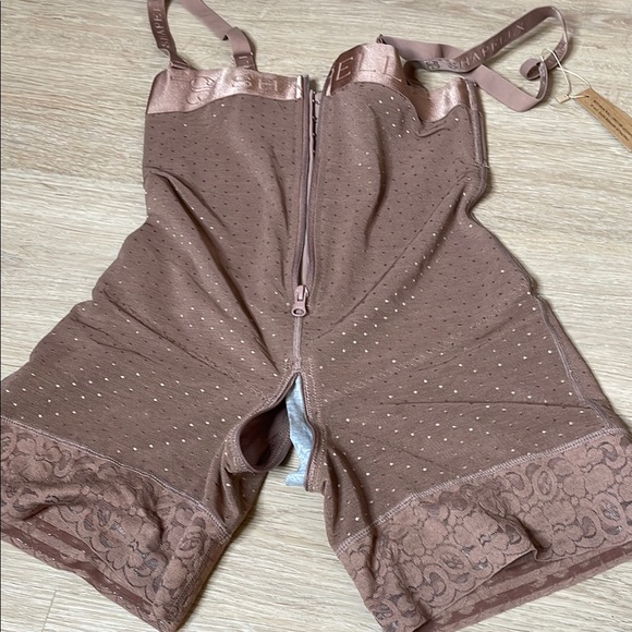 Shapellx - Picture 5 of 10